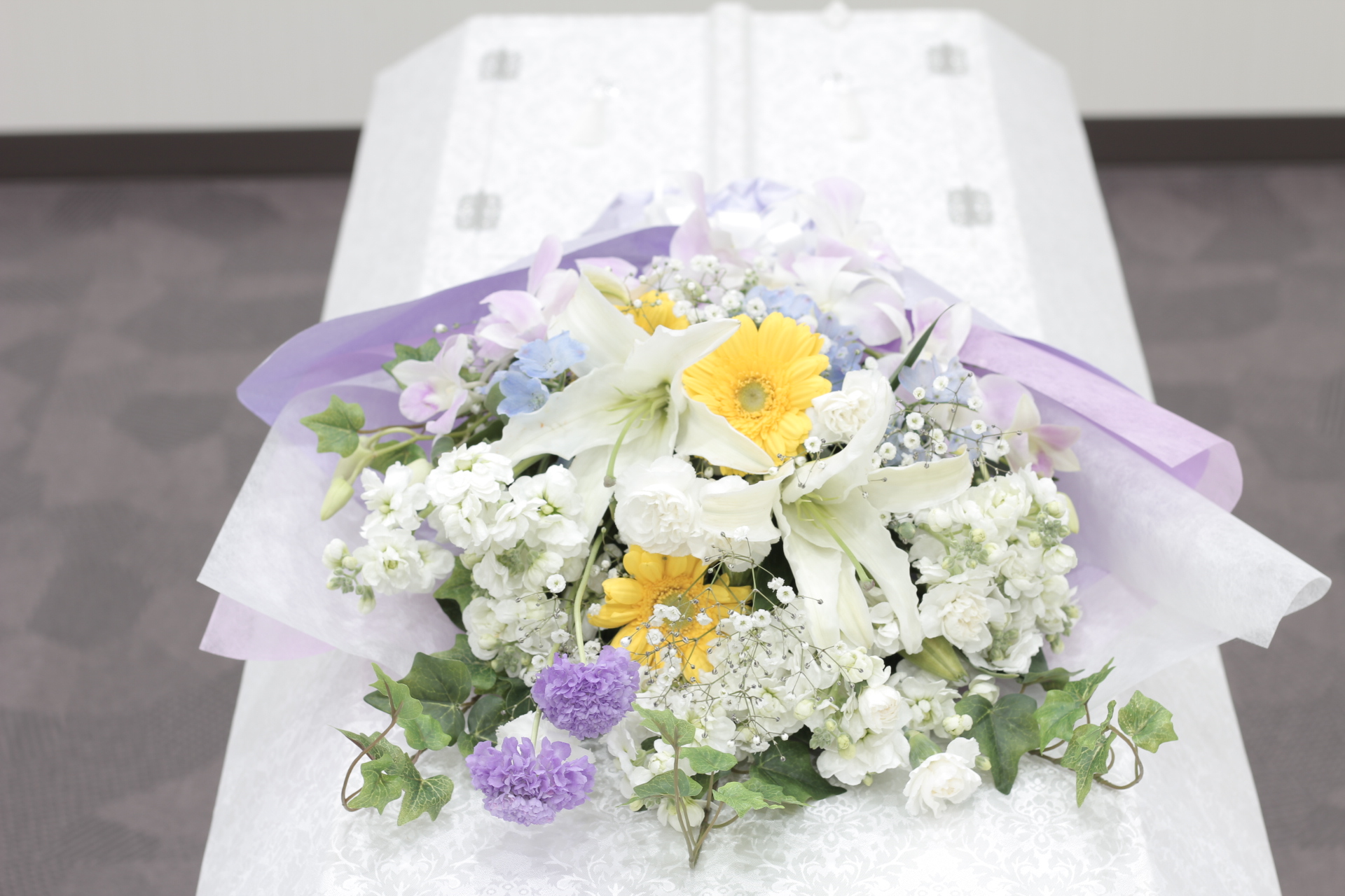 おてごろ葬 カラフルなお別れの花束 おてごろ葬 福岡 大阪の直葬や火葬式などの格安葬儀