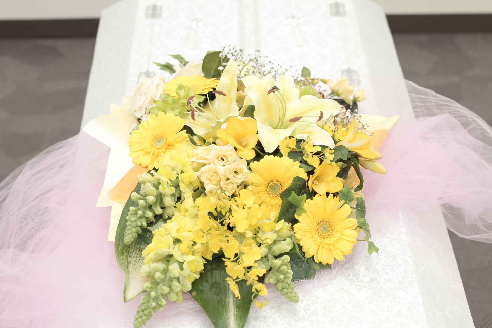 おてごろ葬 黄色のお別れの花束 おてごろ葬 福岡 大阪の直葬や火葬式などの格安葬儀